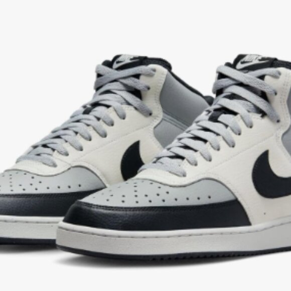 Nike Men's Low-top Walking Shoe - Picture 2 of 3